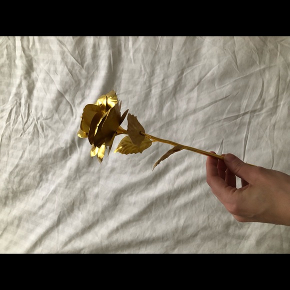Golden Foil Rose - Picture 3 of 5